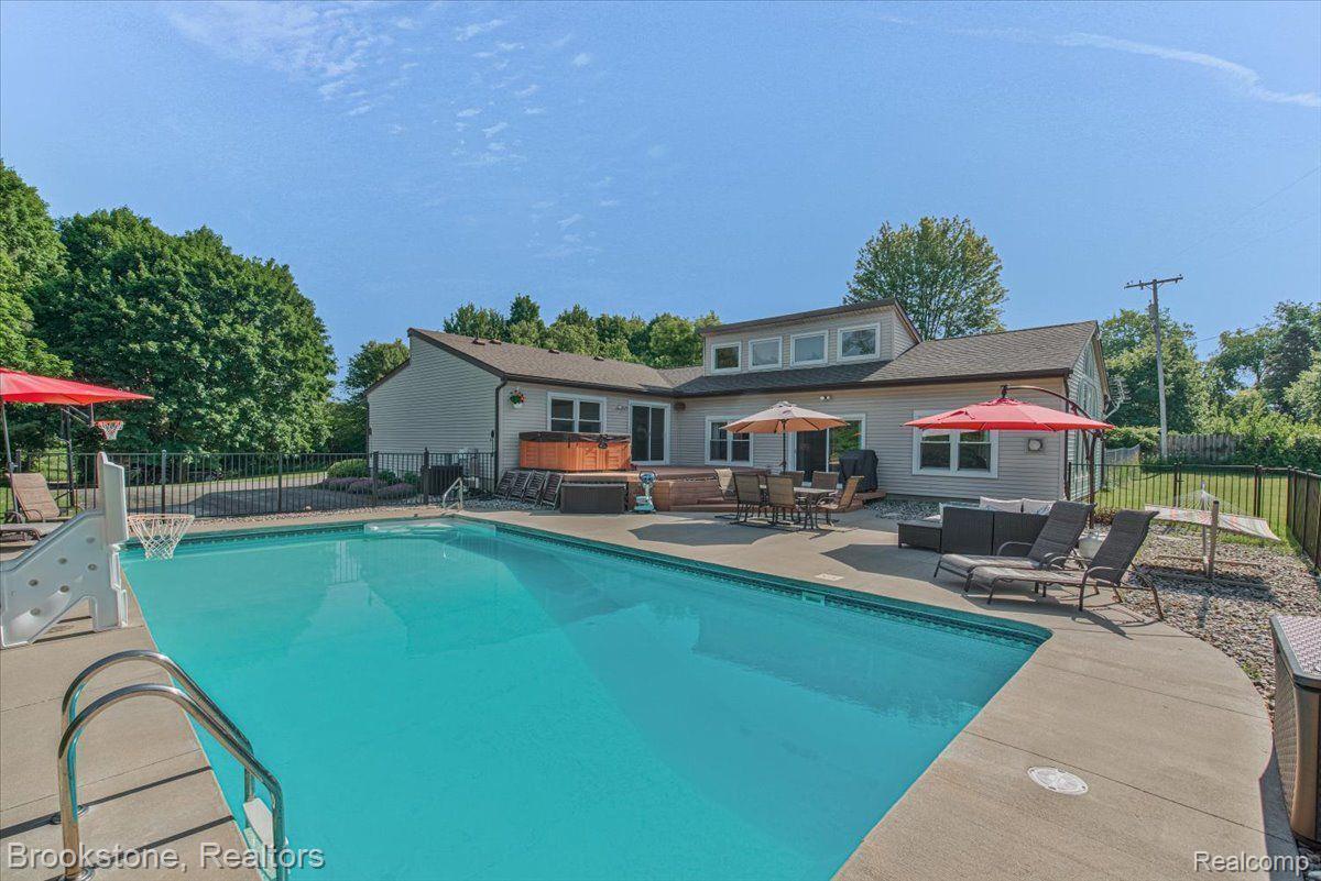 12824 Clyde Road Fenton, MI 48430 - Photo 36 of 57 Gallery Image 36