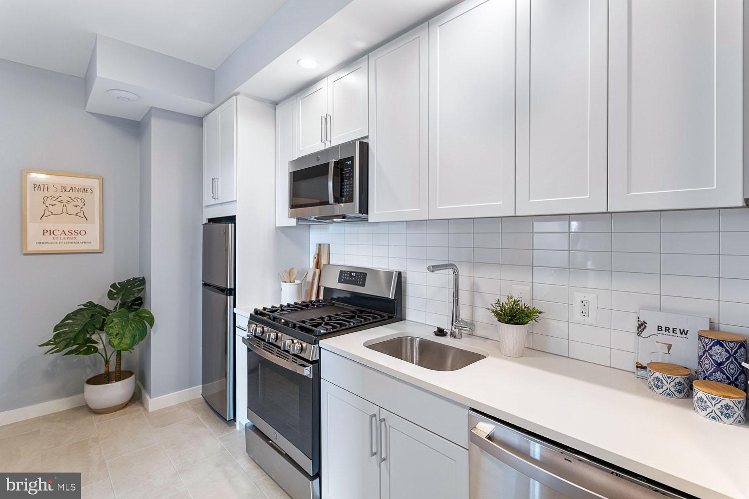 400 Florida Avenue Northeast, Unit 209 Washington, DC 20002 - Photo 12 of 31 Kitchen