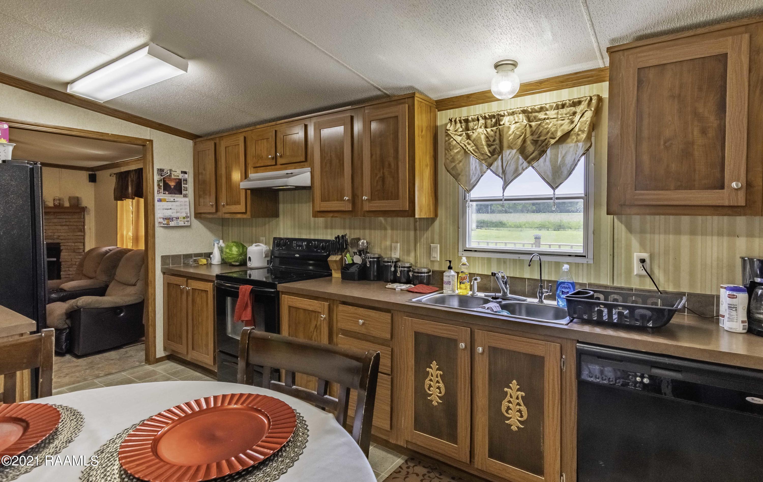 7503 Montgomery Road Maurice, LA 70555 - Photo 9 of 29 Kitchen 4