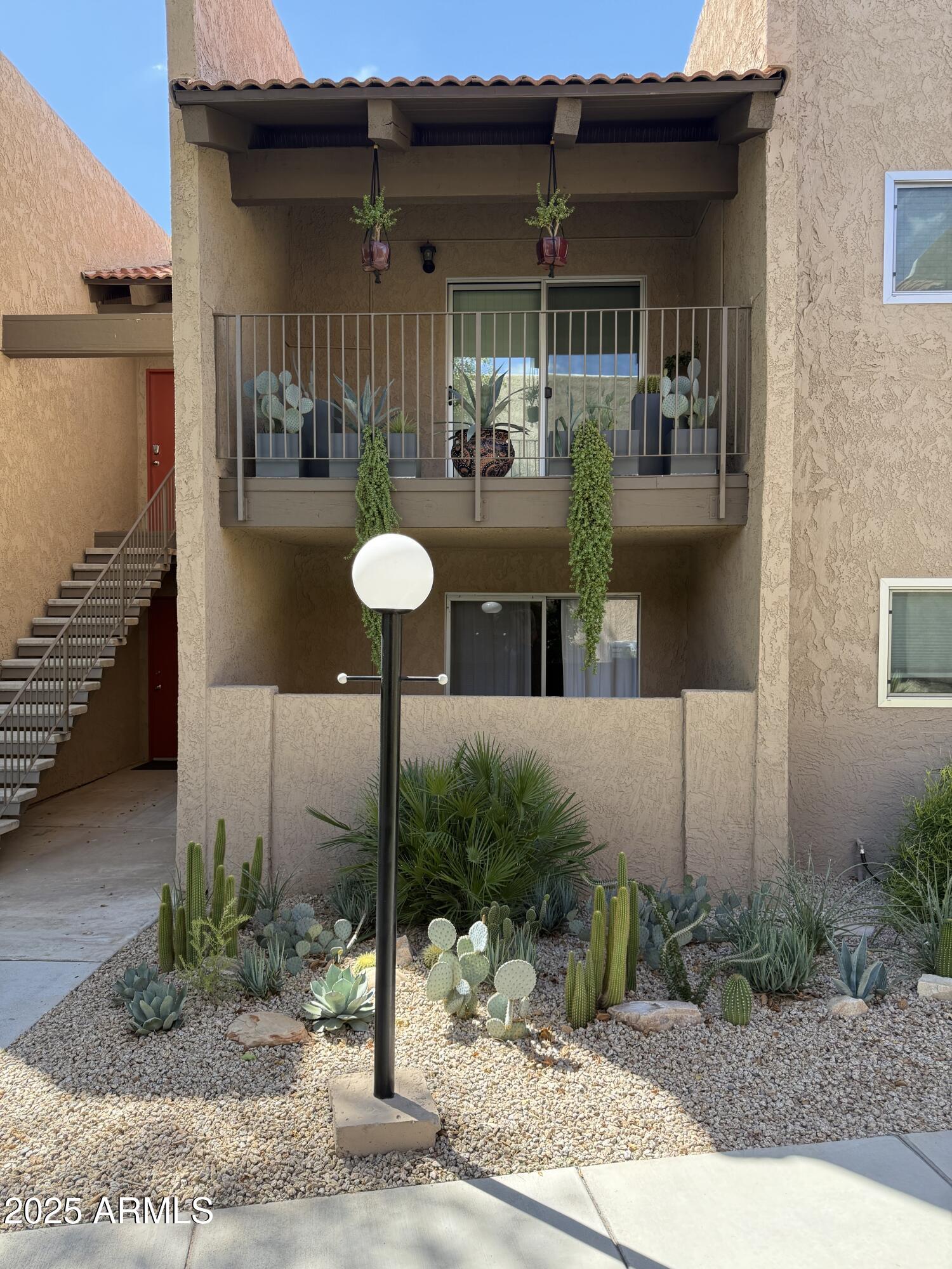5525 East Thomas Road, Unit M12 Phoenix, AZ 85018 - Photo 27 of 42 Front of home, upstairs balcony