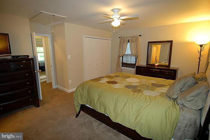 8390 Uxbridge Court Springfield, VA 22151 - Photo 11 of 29 Bedroom (Master)
