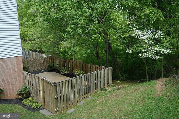 8390 Uxbridge Court Springfield, VA 22151 - Photo 25 of 29 Exterior (General)
