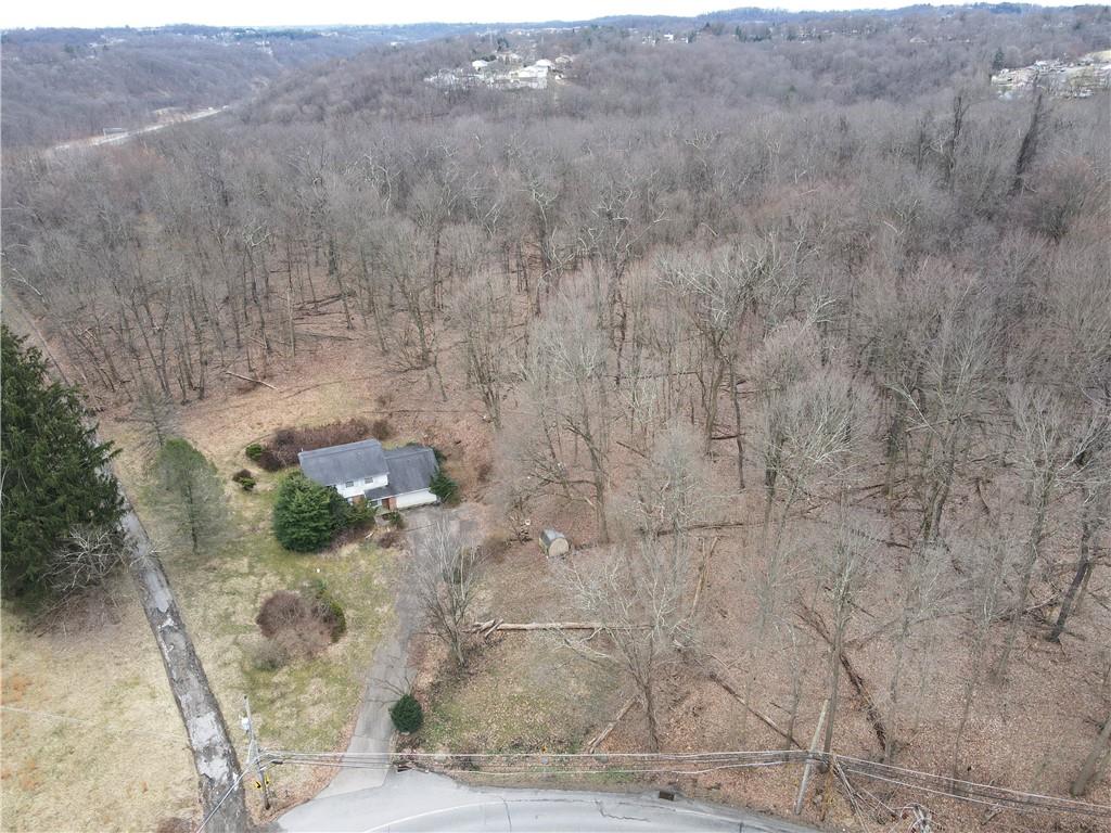 2159 North Forest Grove Road Coraopolis, PA 15108 - Photo 3 of 6 Gallery Image 3