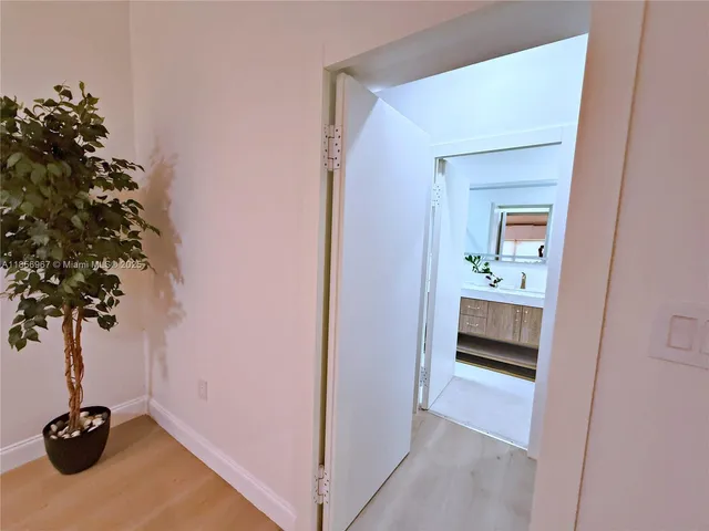 a view of room with a potted plant