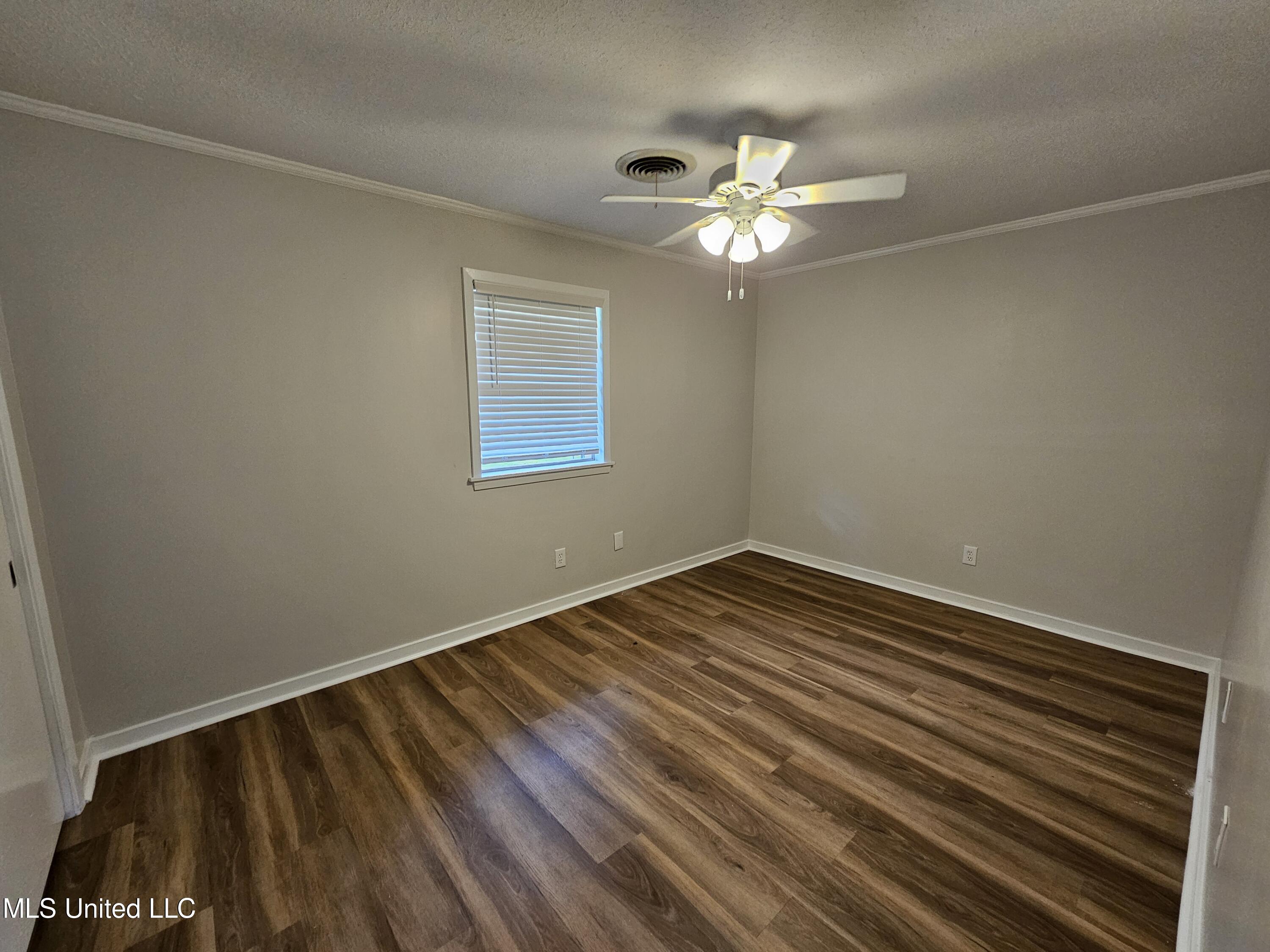 827 Briarfield Road Jackson, MS 39211 - Photo 2 of 11 20240729_163210