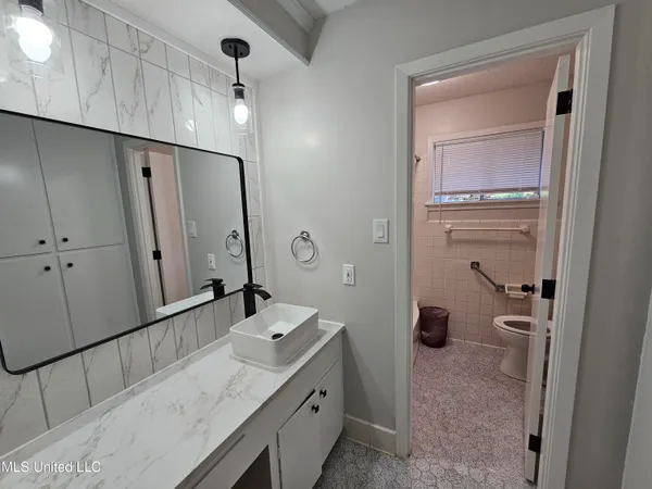 $2,000 | 827 Briarfield Road, Jackson, MS 39211