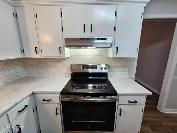 $2,000 | 827 Briarfield Road, Jackson, MS 39211