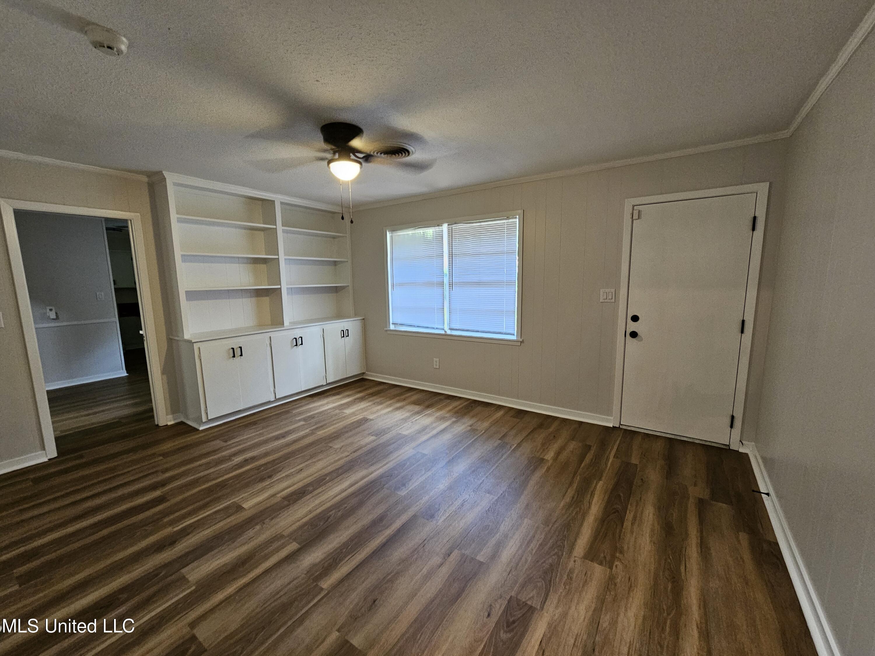 827 Briarfield Road Jackson, MS 39211 - Photo 9 of 11 20240729_162913