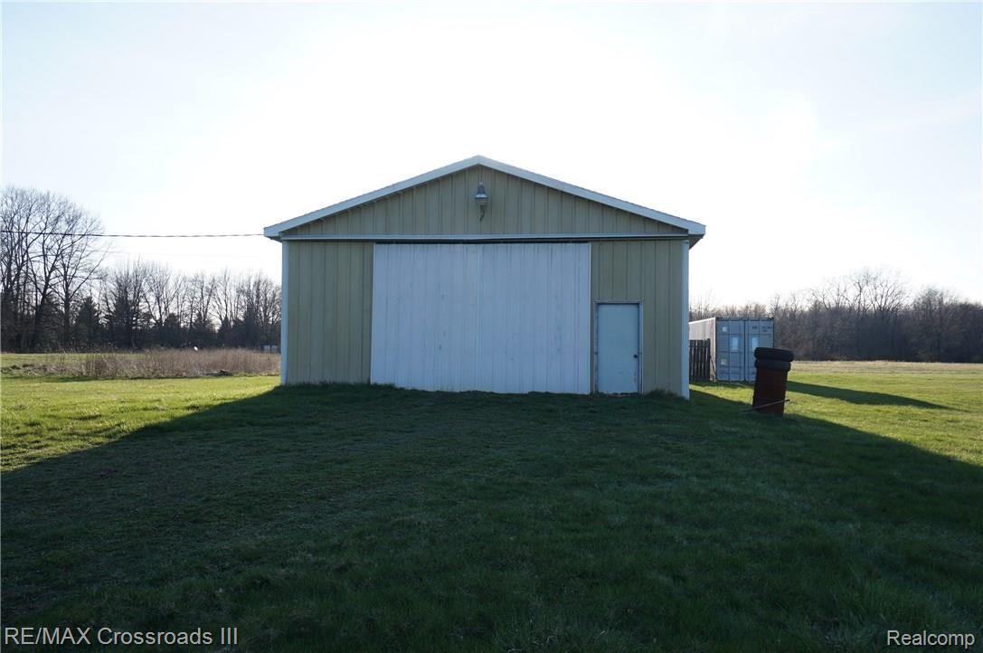 19148 Clark Road Belleville, MI 48111 - Photo 12 of 12 DSC04863.JPG