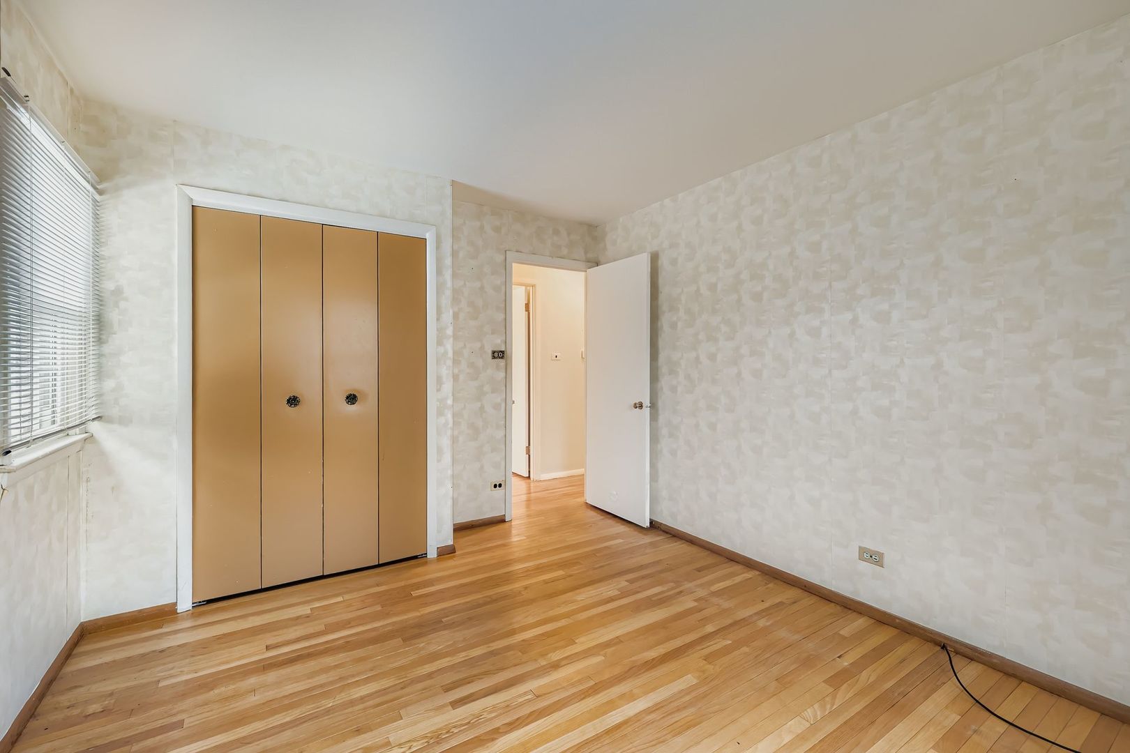 2107 Kirchoff Road Rolling Meadows, IL 60008 - Photo 12 of 28