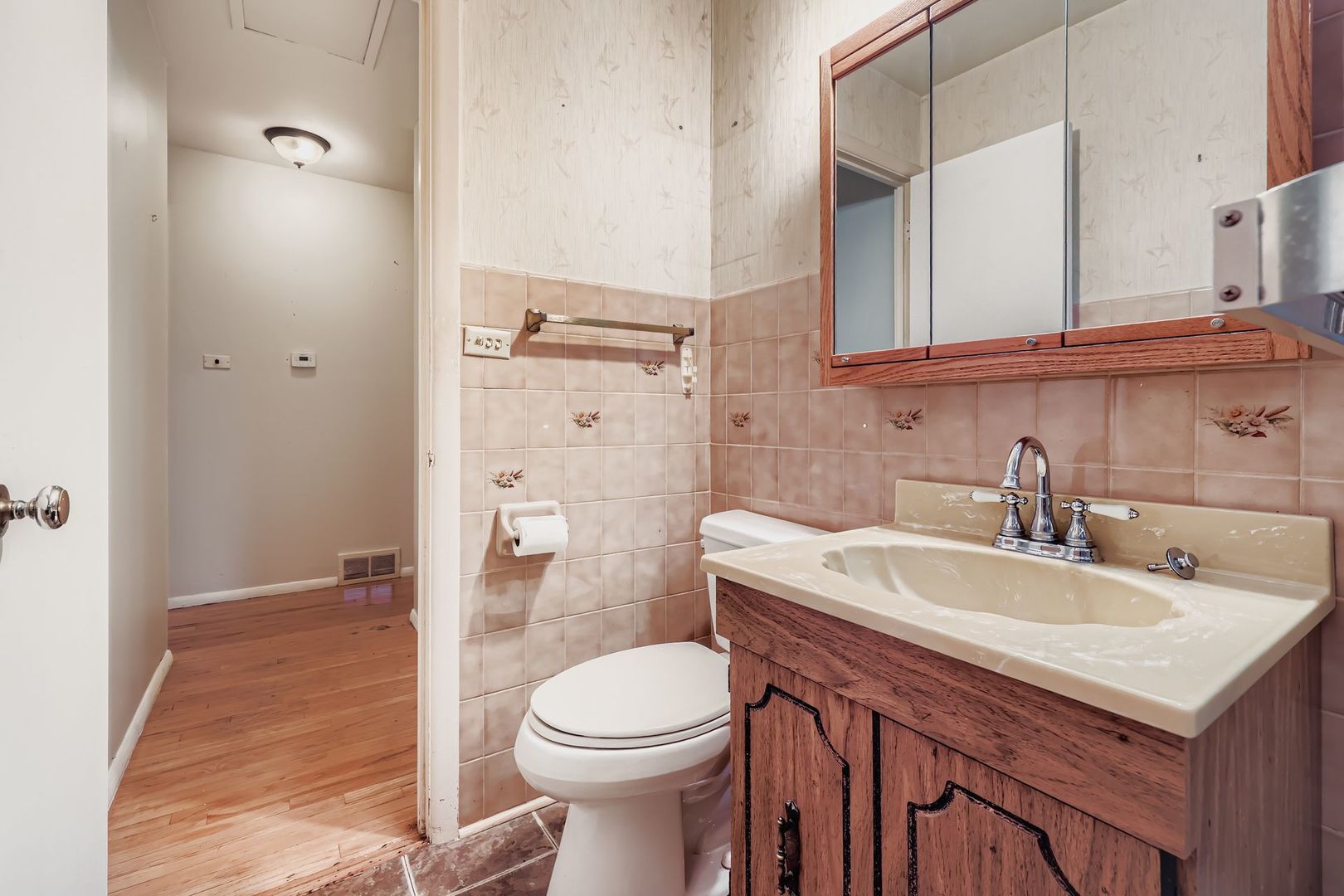 2107 Kirchoff Road Rolling Meadows, IL 60008 - Photo 14 of 28