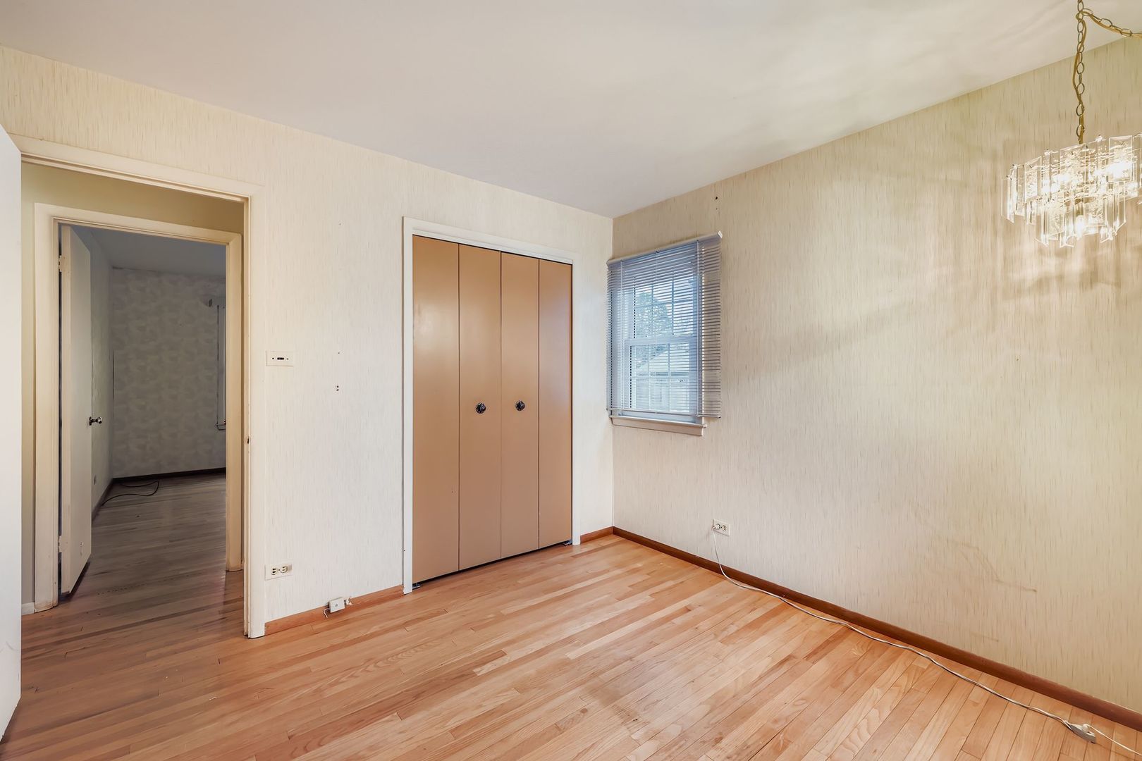 2107 Kirchoff Road Rolling Meadows, IL 60008 - Photo 18 of 28