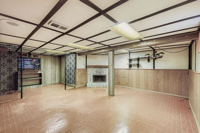 $309,900 | 2107 Kirchoff Road, Rolling Meadows, IL 60008