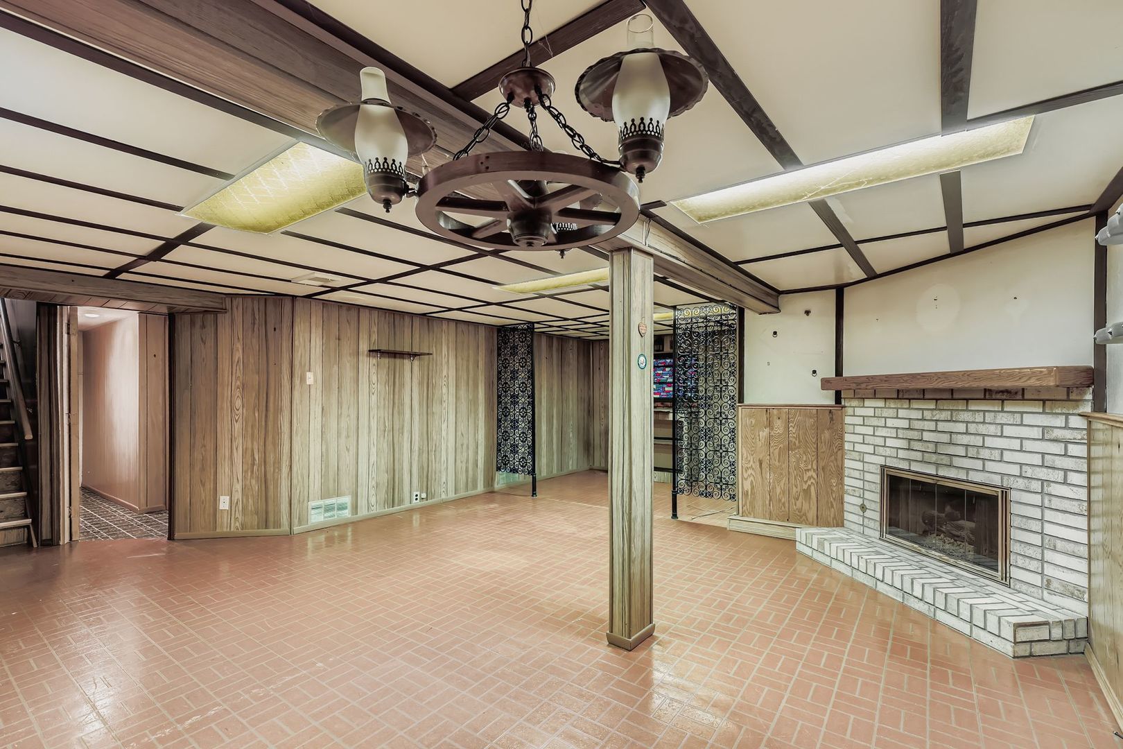 2107 Kirchoff Road Rolling Meadows, IL 60008 - Photo 20 of 28