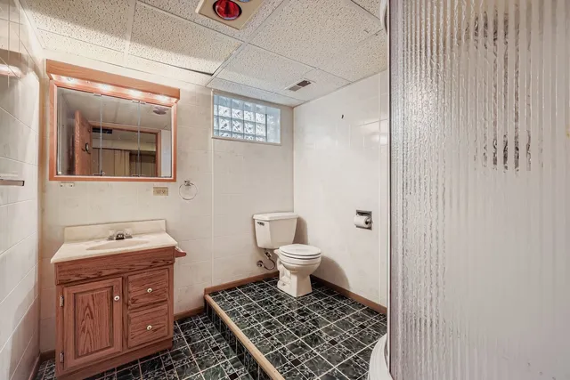 $309,900 | 2107 Kirchoff Road, Rolling Meadows, IL 60008