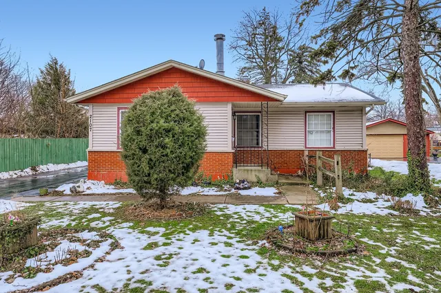 $309,900 | 2107 Kirchoff Road, Rolling Meadows, IL 60008