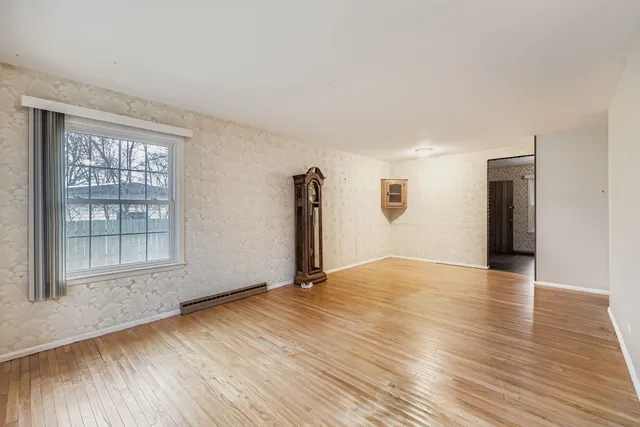 $309,900 | 2107 Kirchoff Road, Rolling Meadows, IL 60008