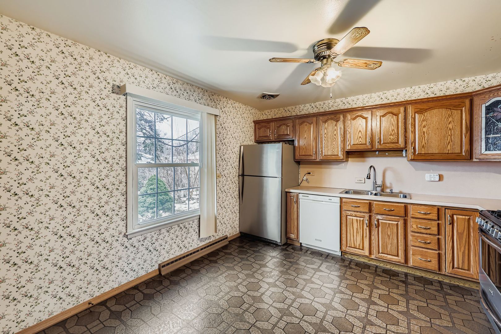 2107 Kirchoff Road Rolling Meadows, IL 60008 - Photo 9 of 28 Gallery Image 9
