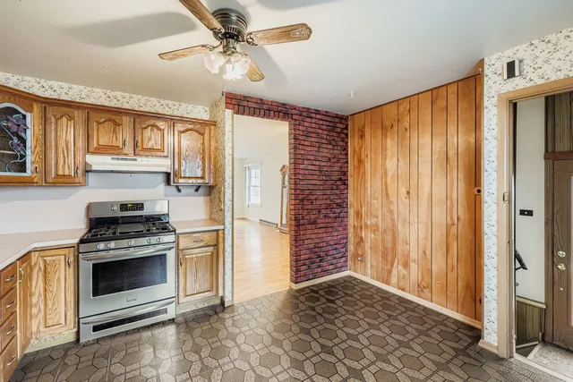 $309,900 | 2107 Kirchoff Road, Rolling Meadows, IL 60008