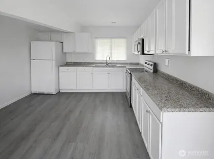 $340,000 | 244 Emerson Avenue, Hoquiam, WA 98550