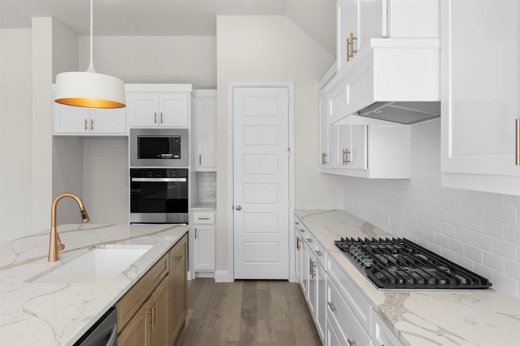 3135 Fisher Road Rockwall, TX 75032 - Photo 9 of 35 16. 3135 Fisher - Kitchen (3)