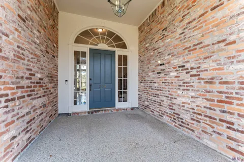 $699,000 | 334 Plantation Crest Court, Baton Rouge, LA 70810