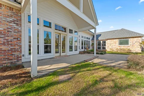 $699,000 | 334 Plantation Crest Court, Baton Rouge, LA 70810