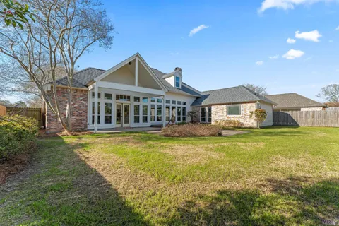 $699,000 | 334 Plantation Crest Court, Baton Rouge, LA 70810