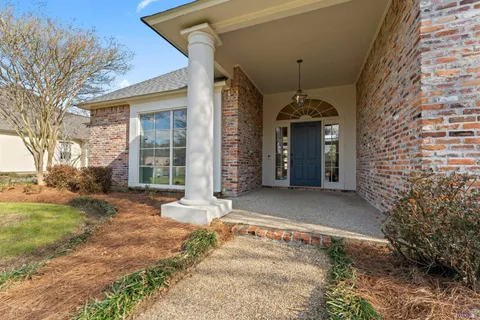 $699,000 | 334 Plantation Crest Court, Baton Rouge, LA 70810