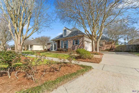 $699,000 | 334 Plantation Crest Court, Baton Rouge, LA 70810