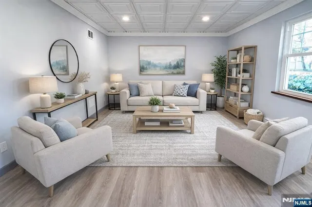 $1,900 | 85 Midland Avenue, Unit 1, Wallington, NJ 07057