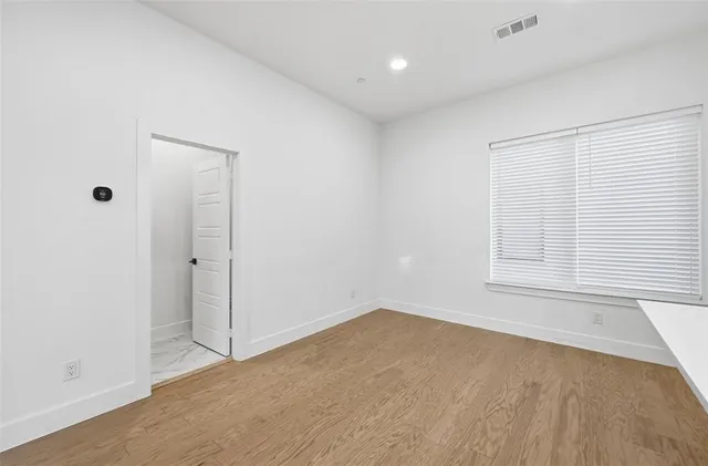 $2,800 | 2610 Kimsey Drive, Unit 201, Dallas, TX 75235