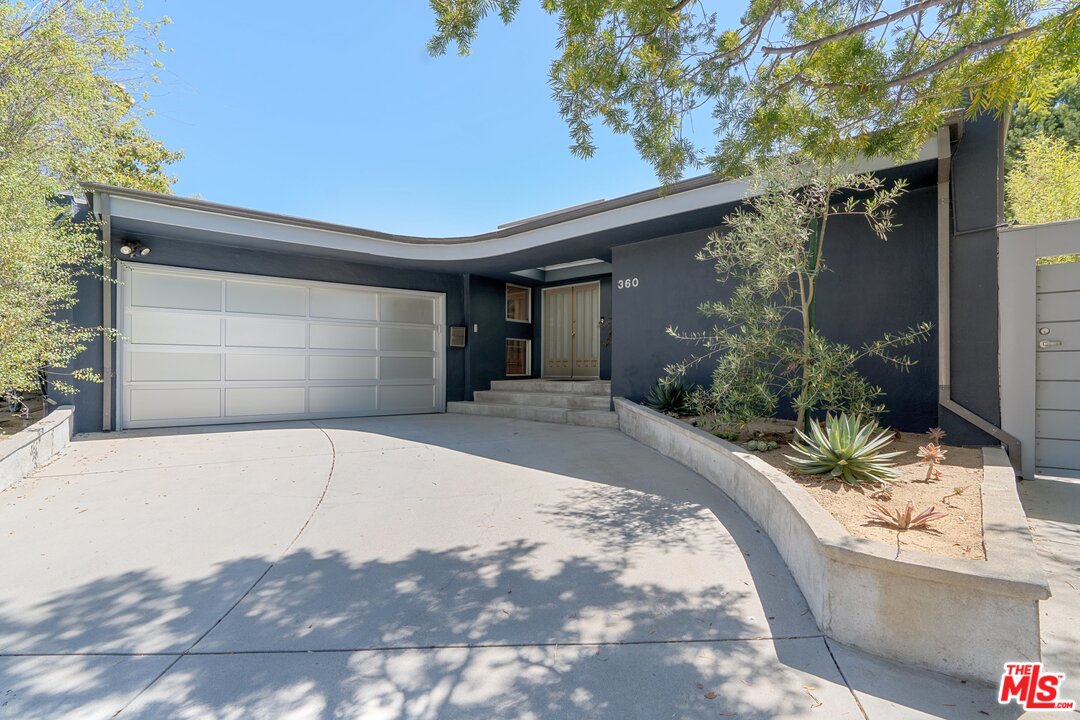 360 North Bonhill Road Los Angeles, CA 90049 - Photo 1 of 1 Gallery Image 1