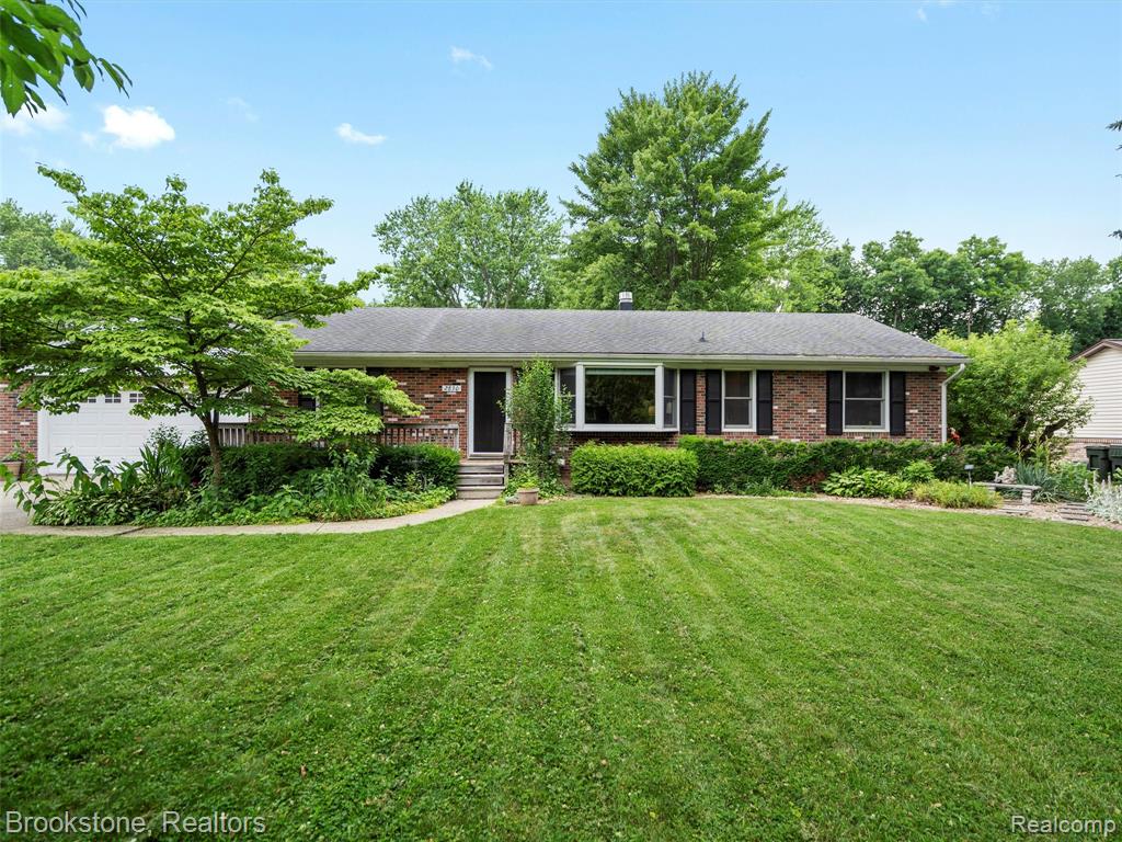 2830 Harrington Road Rochester Hills, MI 48307 - Photo 1 of 38