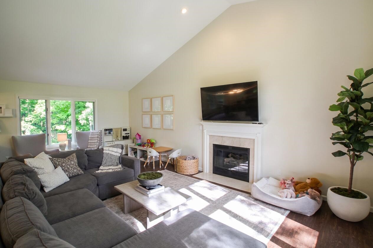 6985 Spring Crest Court Clarkston, MI 48346 - Photo 7 of 53