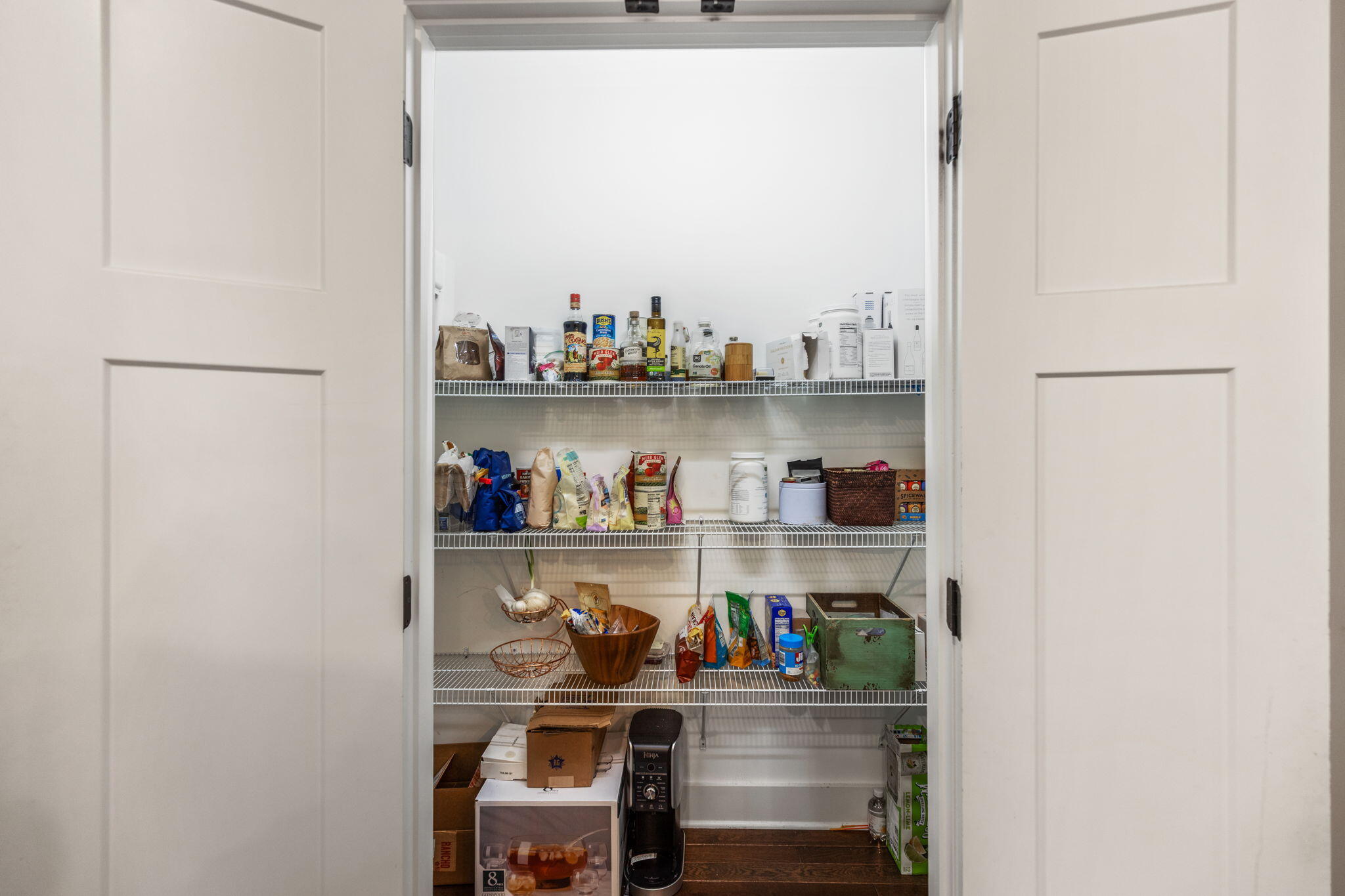 6296 Fairview Road Hixson, TN 37343 - Photo 22 of 59 Kitchen Pantry