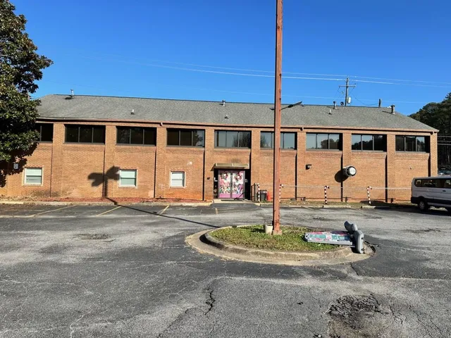 $697,700 | 1831 Veterans Memorial Highway Southwest, Austell, GA 30168