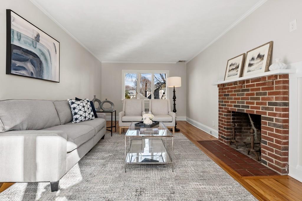 32 Warwick Road Belmont, MA 02478 - Photo 3 of 27 Gallery Image 3