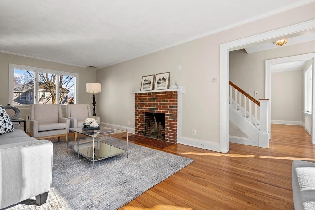 32 Warwick Road Belmont, MA 02478 - Photo 4 of 27 Gallery Image 4