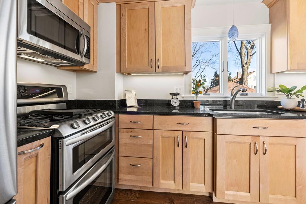 32 Warwick Road Belmont, MA 02478 - Photo 10 of 27 Gallery Image 10