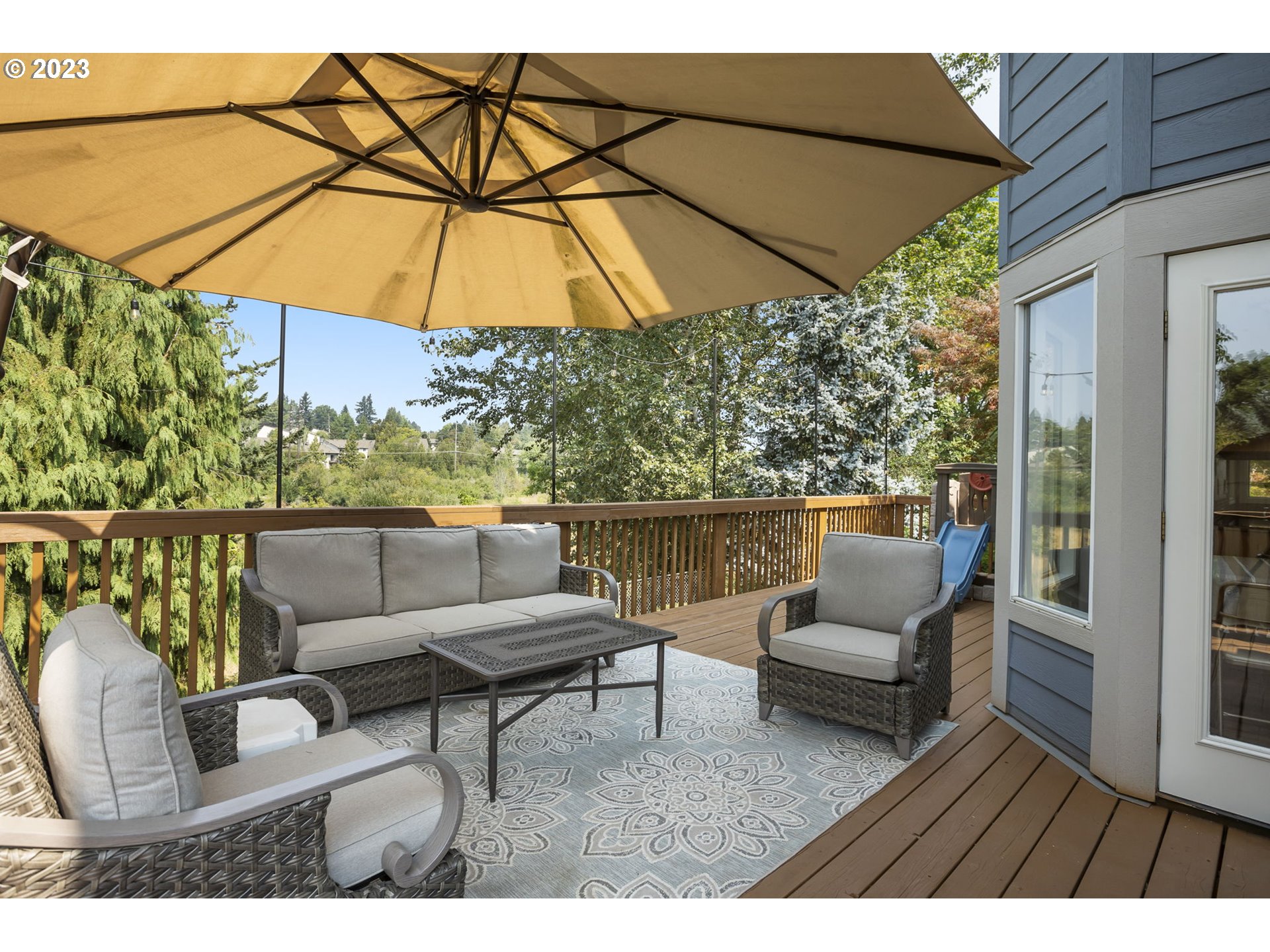 803 Southwest 4th Street Gresham, OR 97080 - Photo 29 of 42 a terrace view with seating space