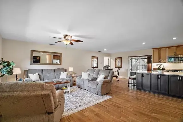 $4,500 | 33736 East Lake Joanna Drive, Eustis, FL 32736