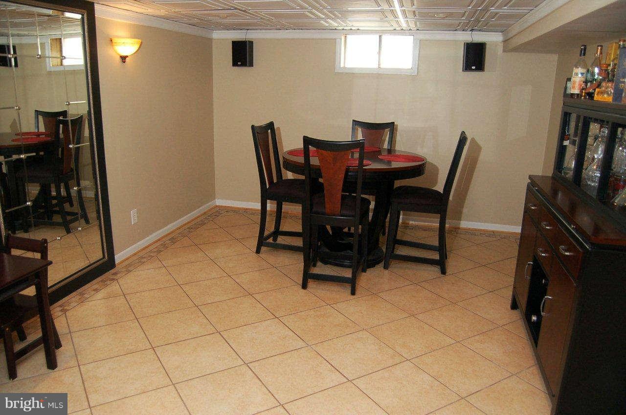 9200 Turnbull Road Randallstown, MD 21133 - Photo 16 of 26 Family Room