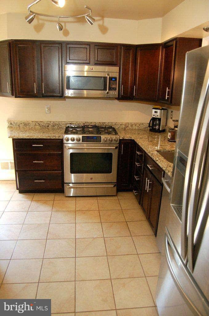 9200 Turnbull Road Randallstown, MD 21133 - Photo 7 of 26 Kitchen