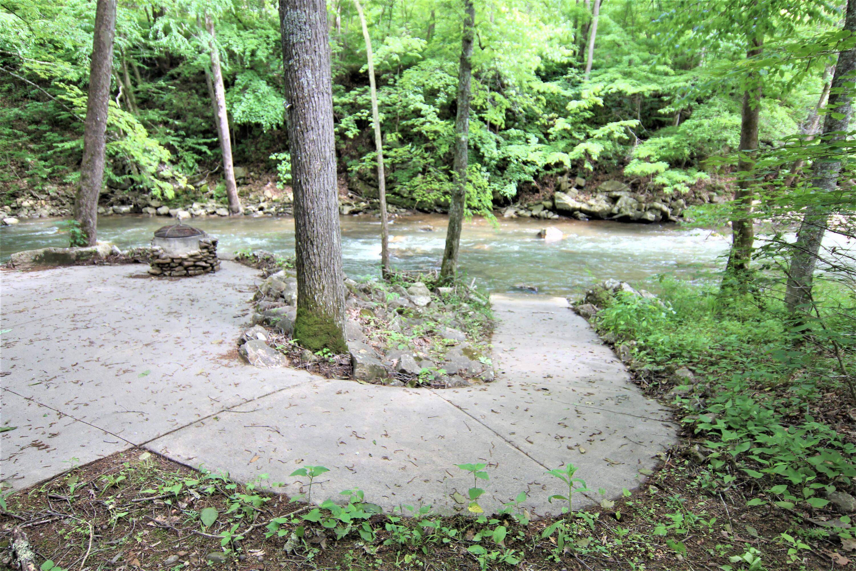 300 Williams Lane Butler, TN 37640 - Photo 31 of 45 IMG_0857 (2)