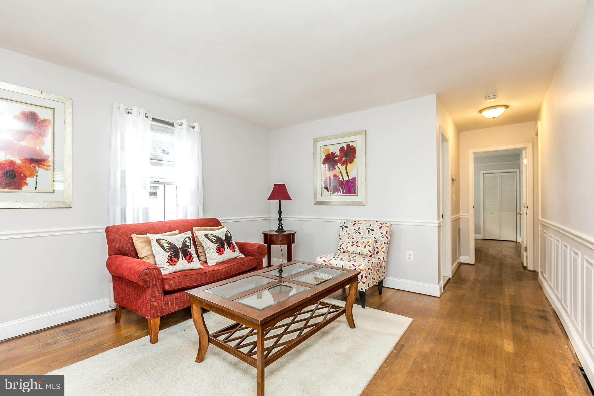 2729 Glendale Road Baltimore, MD 21234 - Photo 8 of 29 Living Room