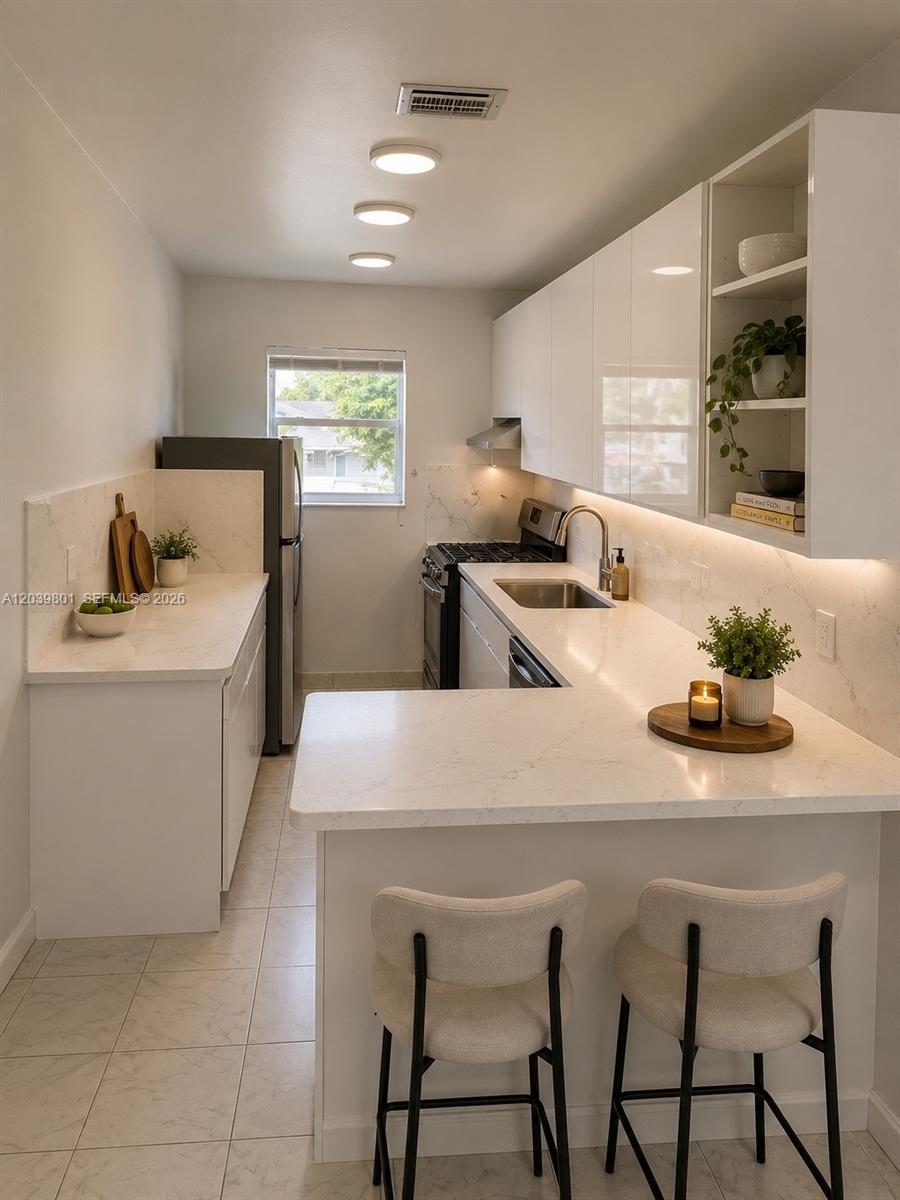 22 Southwest 55th Avenue Road, Unit U Miami, FL 33134 - Photo 7 of 8