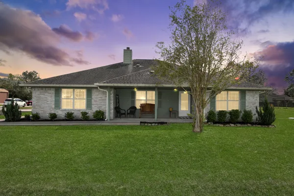 $350,000 | 3608 Kristen Drive, Highlands, TX 77562