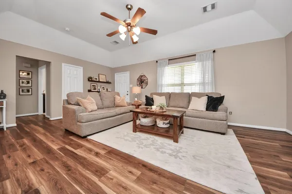 $350,000 | 3608 Kristen Drive, Highlands, TX 77562