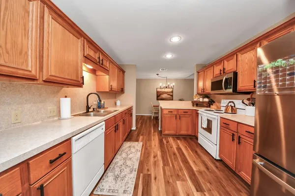 $350,000 | 3608 Kristen Drive, Highlands, TX 77562